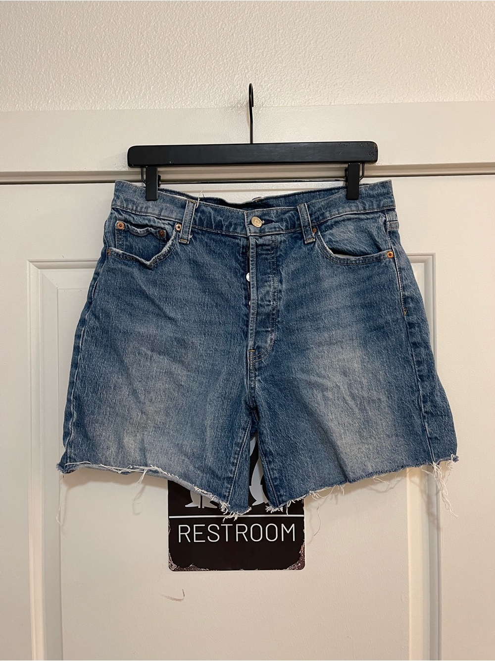 GAP Cheeky Midi Short High Rise - Picture 2 of 5
